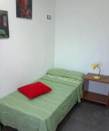 Livingirona Appartement *