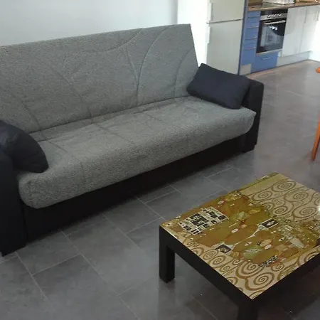 Livingirona Appartement *