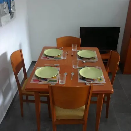 Livingirona Appartement *